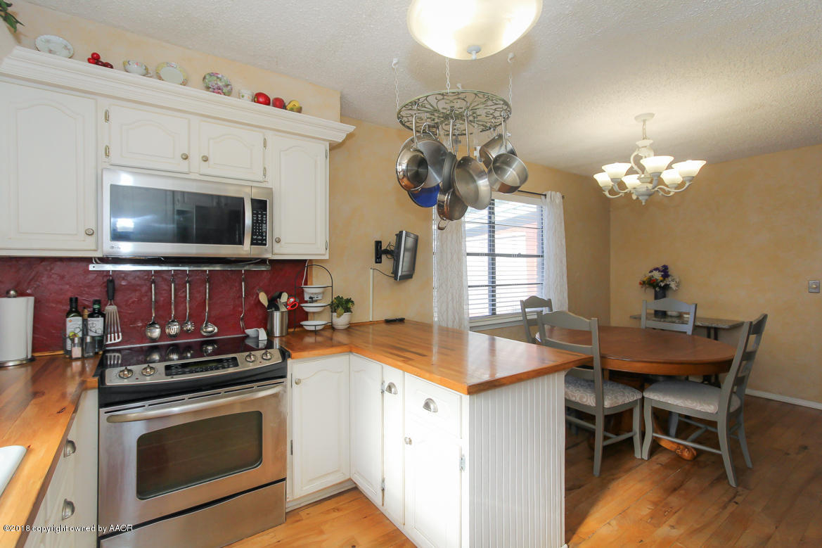 6307 Bayswater Road Amarillo, TX 79109 - Photo 10 of 39 KITCHEN VIEW 2
