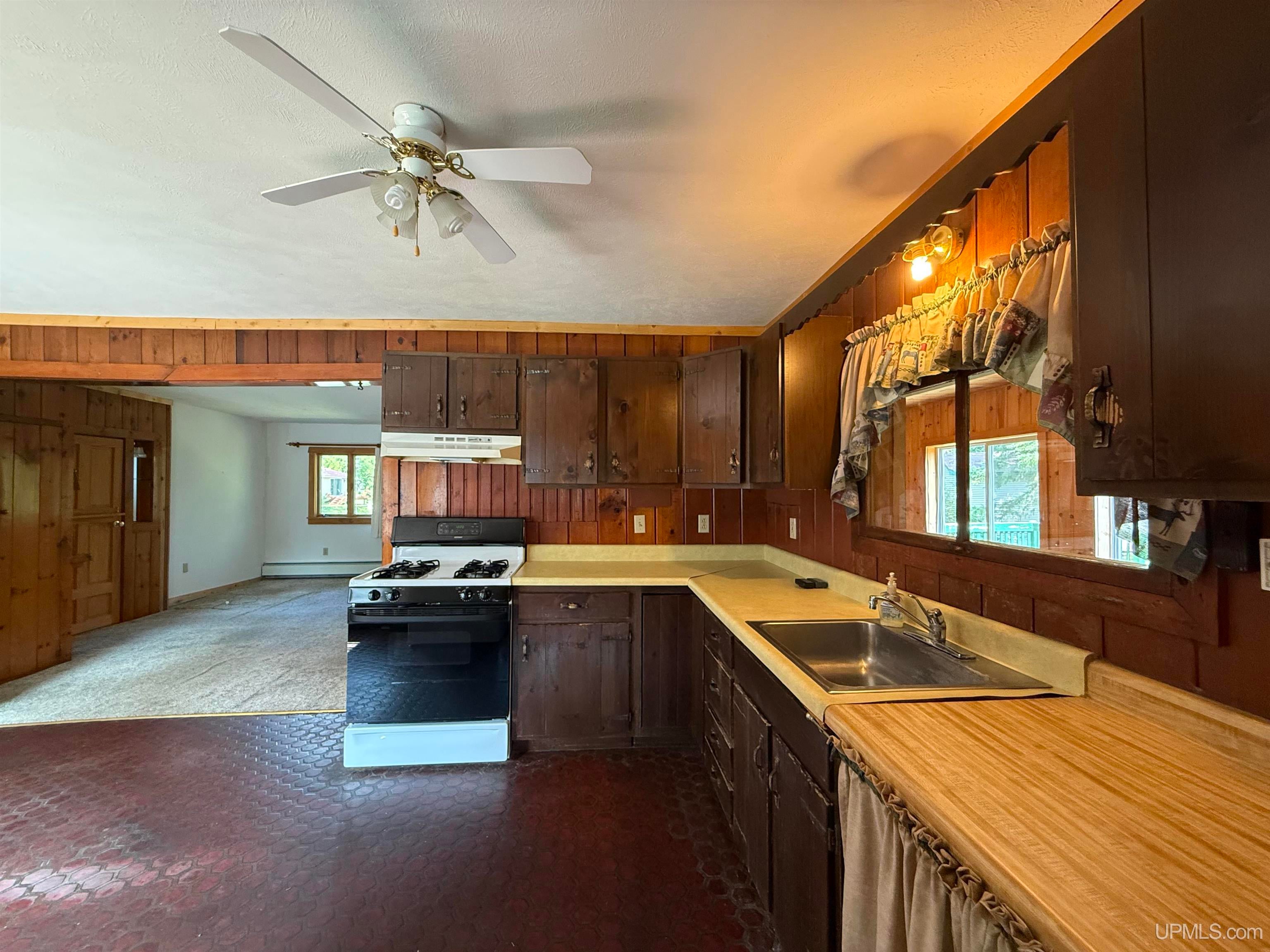 208 Riverside Road Marquette, MI 49855 - Photo 15 of 60 Gallery Image 15