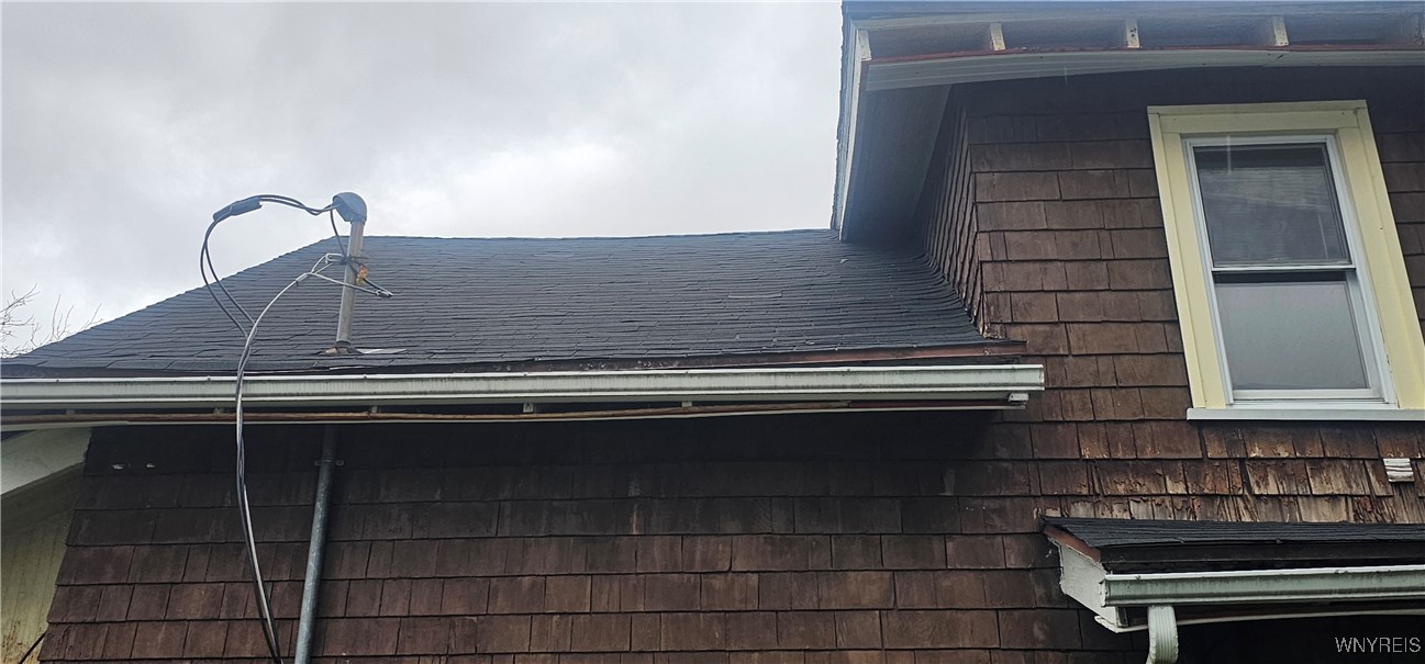127 Maple Street Jamestown, NY 14701 - Photo 4 of 35