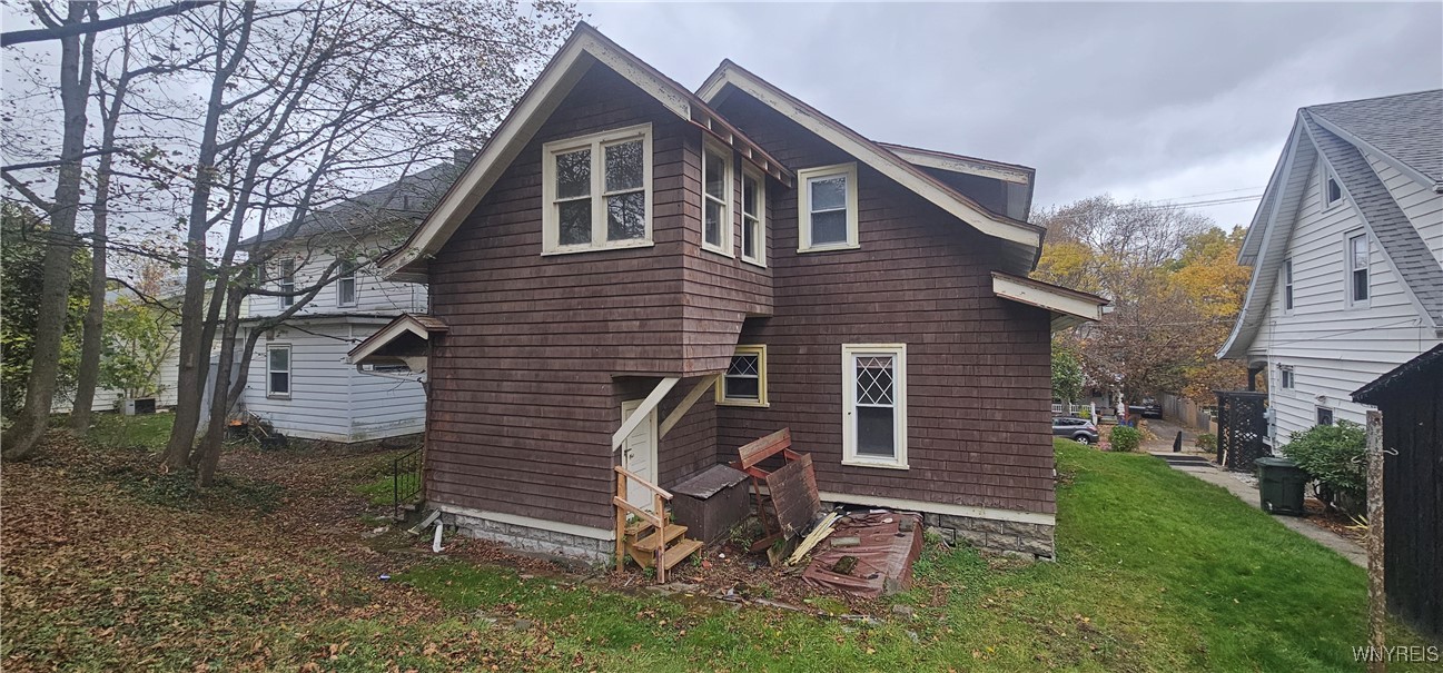 127 Maple Street Jamestown, NY 14701 - Photo 6 of 35
