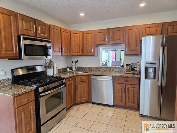 $3,200 | 508 Brokaw Court, Bridgewater, NJ 08807
