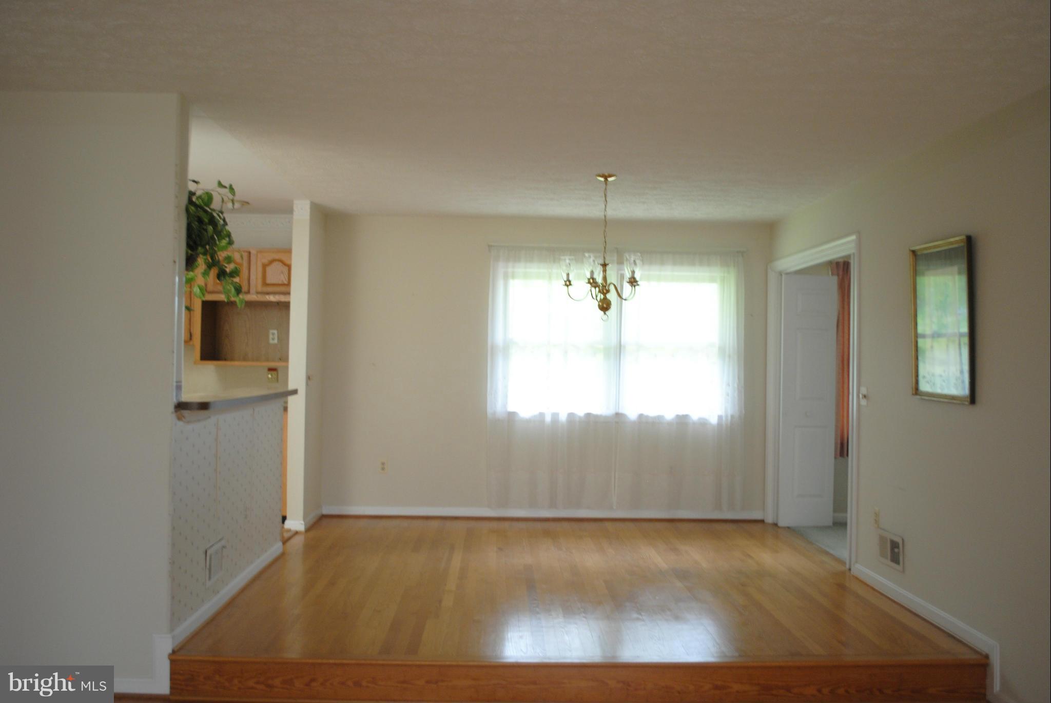 11366 Fox Hill Road Culpeper, VA 22701 - Photo 4 of 25 Dining Room