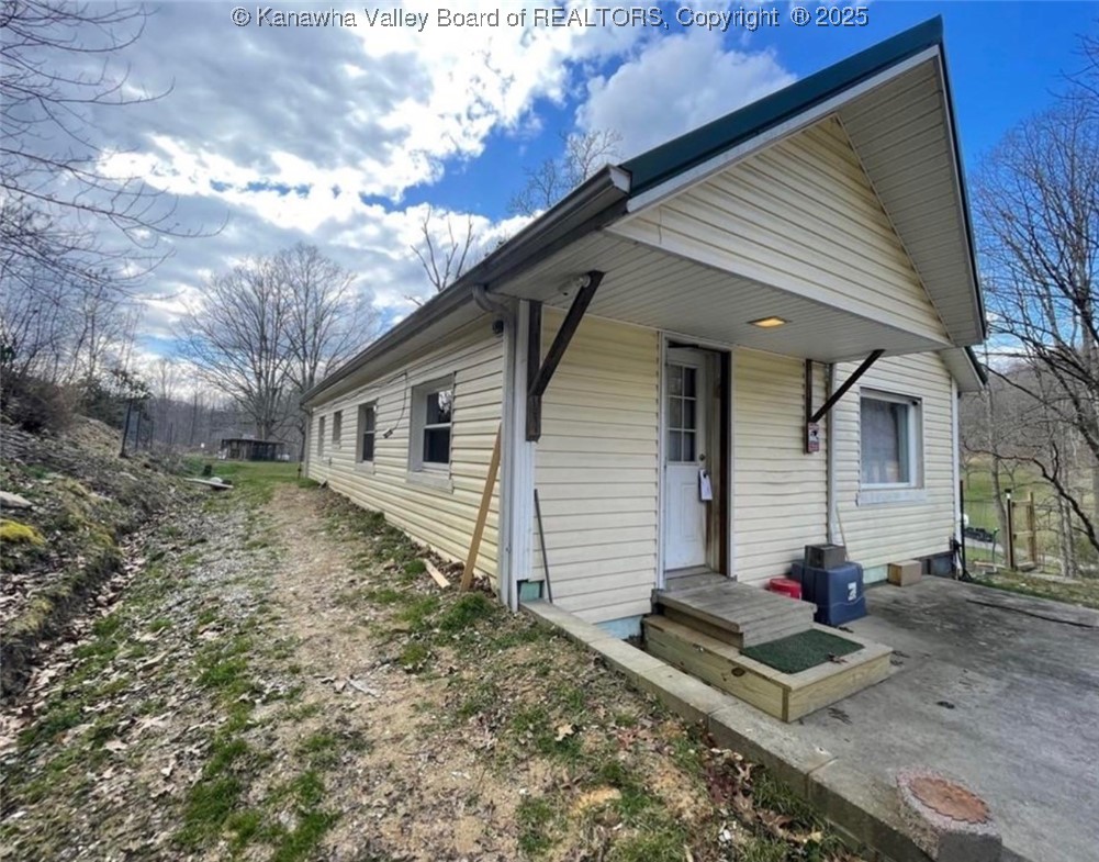 292 Maysel Laurel Ridge Road Clay, WV 25043 - Photo 10 of 30 Gallery Image 10