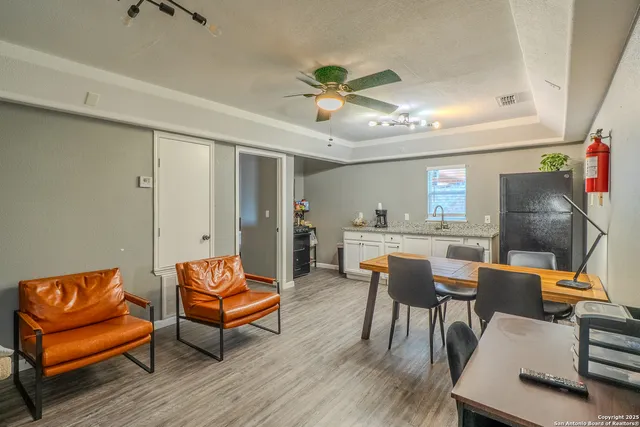 $1,600 | 125 Hess Street, Unit 202, San Antonio, TX 78212