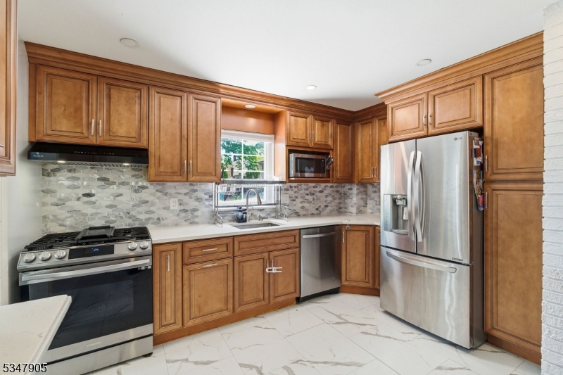 205 New Dover Road Woodbridge, NJ 07067 - Photo 12 of 44