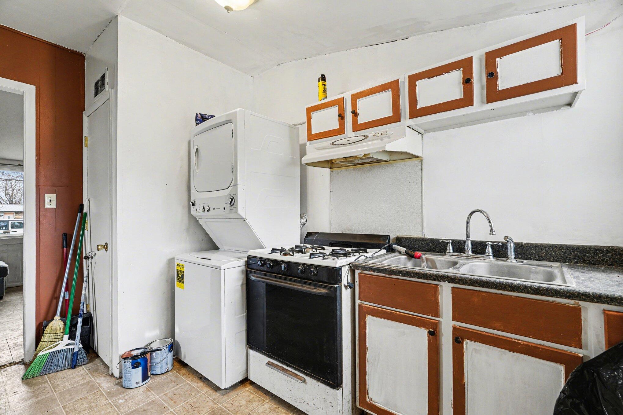 240 North 25th Street Springfield, MI 49037 - Photo 10 of 17 file_5566