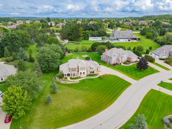 $1,299,000 | 1500 Bristlecone Drive, Hartland, WI 53029