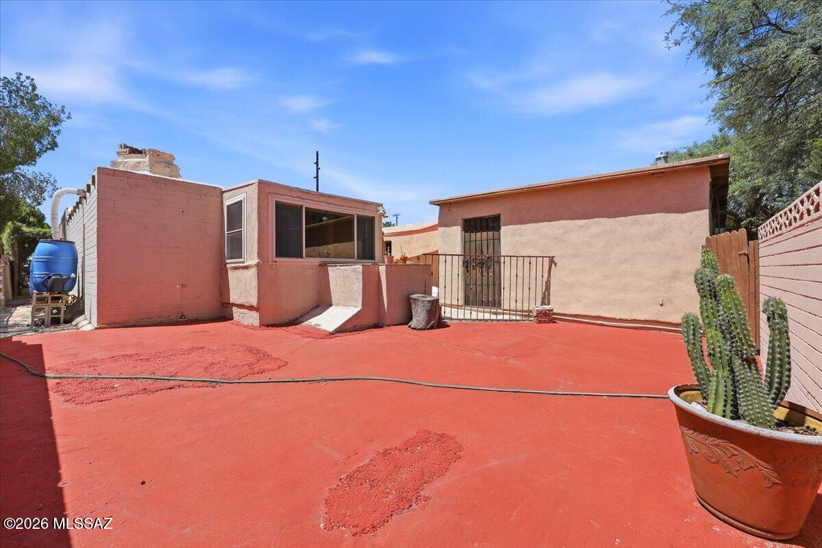 2631 East Prince Road Tucson, AZ 85716 - Photo 29 of 52 Backyard Courtyard