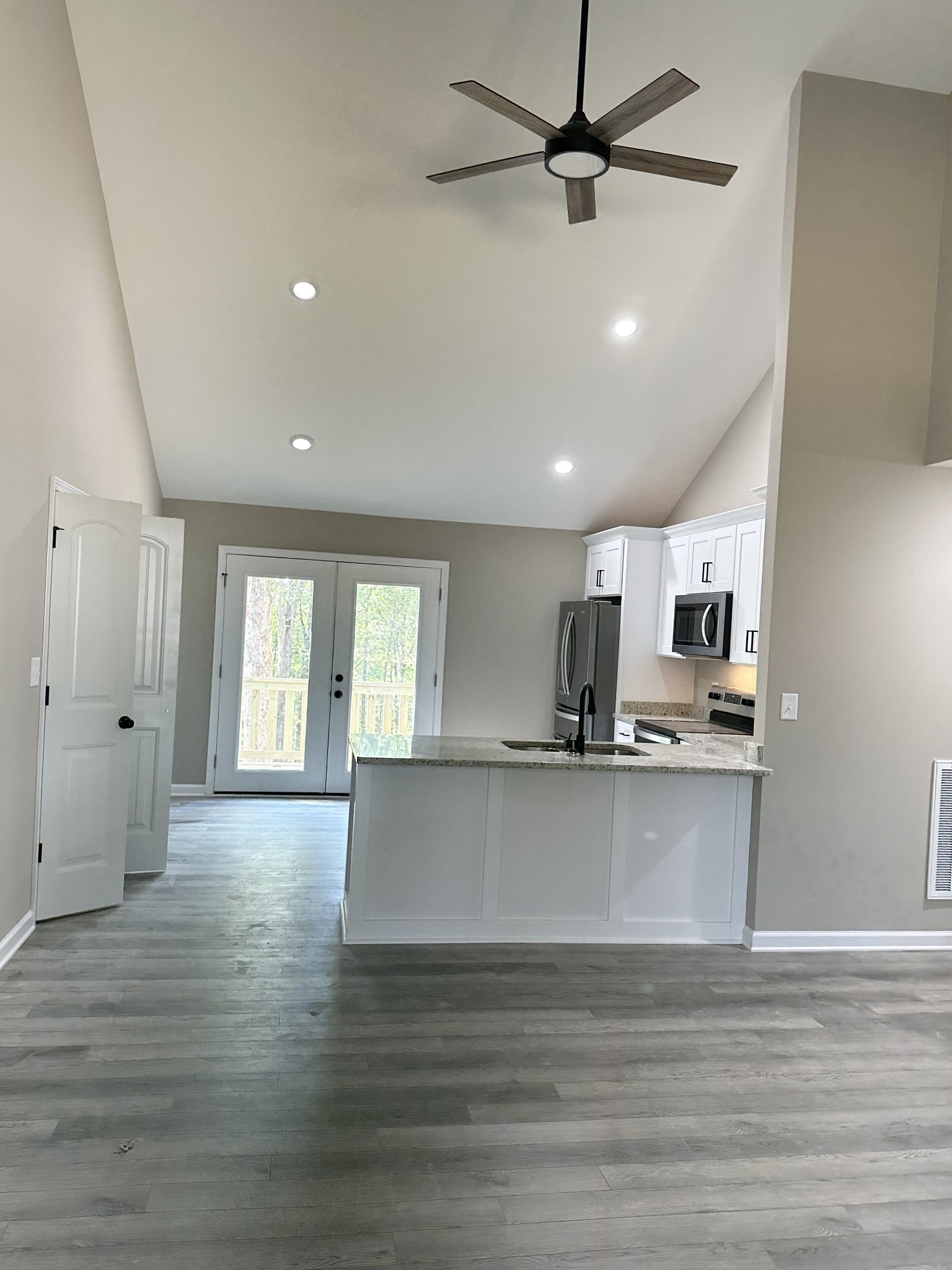 291 CCC Road McEwen, TN 37101 - Photo 2 of 18