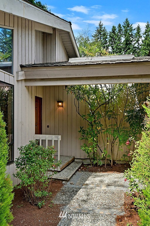 5731 153rd Place Southwest Edmonds, WA 98026 - Photo 3 of 33 Gallery Image 3