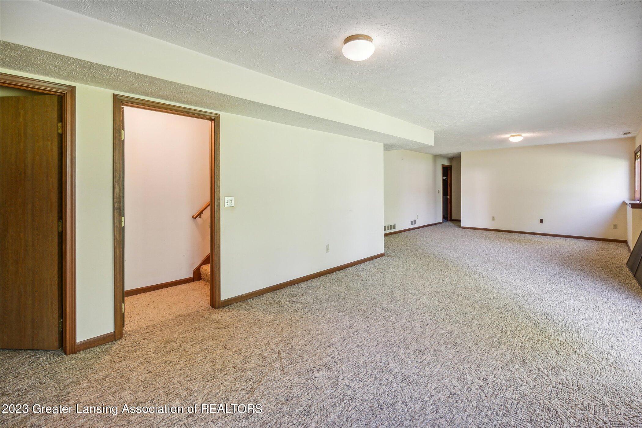 360 Tanbark Drive Dimondale, MI 48821 - Photo 25 of 41 31-360-Tanbark-Dr-Dimondale-MI-48821-Win
