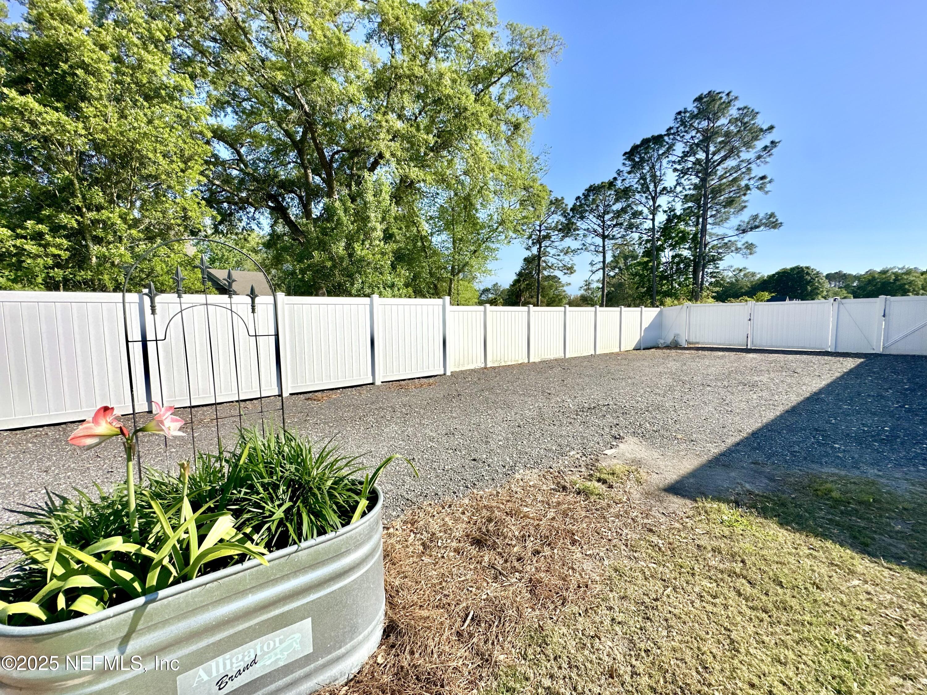 55370 Deer Run Road Callahan, FL 32011 - Photo 41 of 44 a view of a garden
