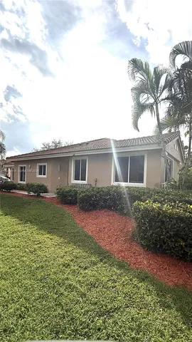 $4,000 | 15825 Southwest 11th Street, Pembroke Pines, FL 33027
