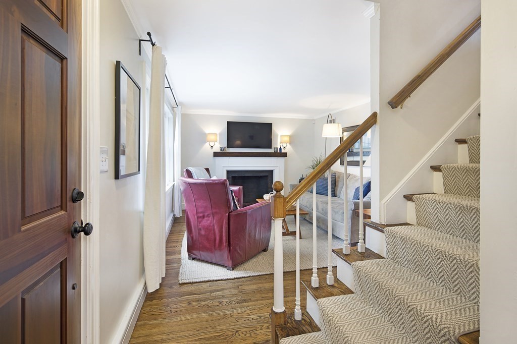 18 Polk Road Hingham, MA 02043 - Photo 4 of 28 Gallery Image 4