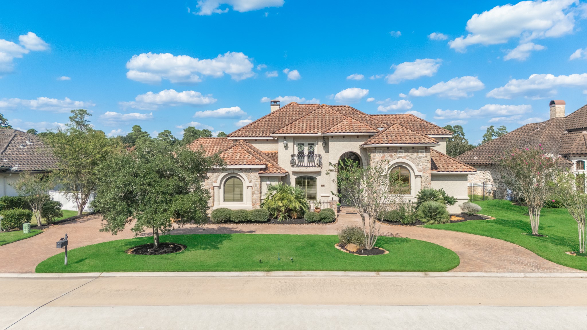 26 Post Shadow Estate Drive Spring, TX 77389 - Photo 7 of 49 Gallery Image 7