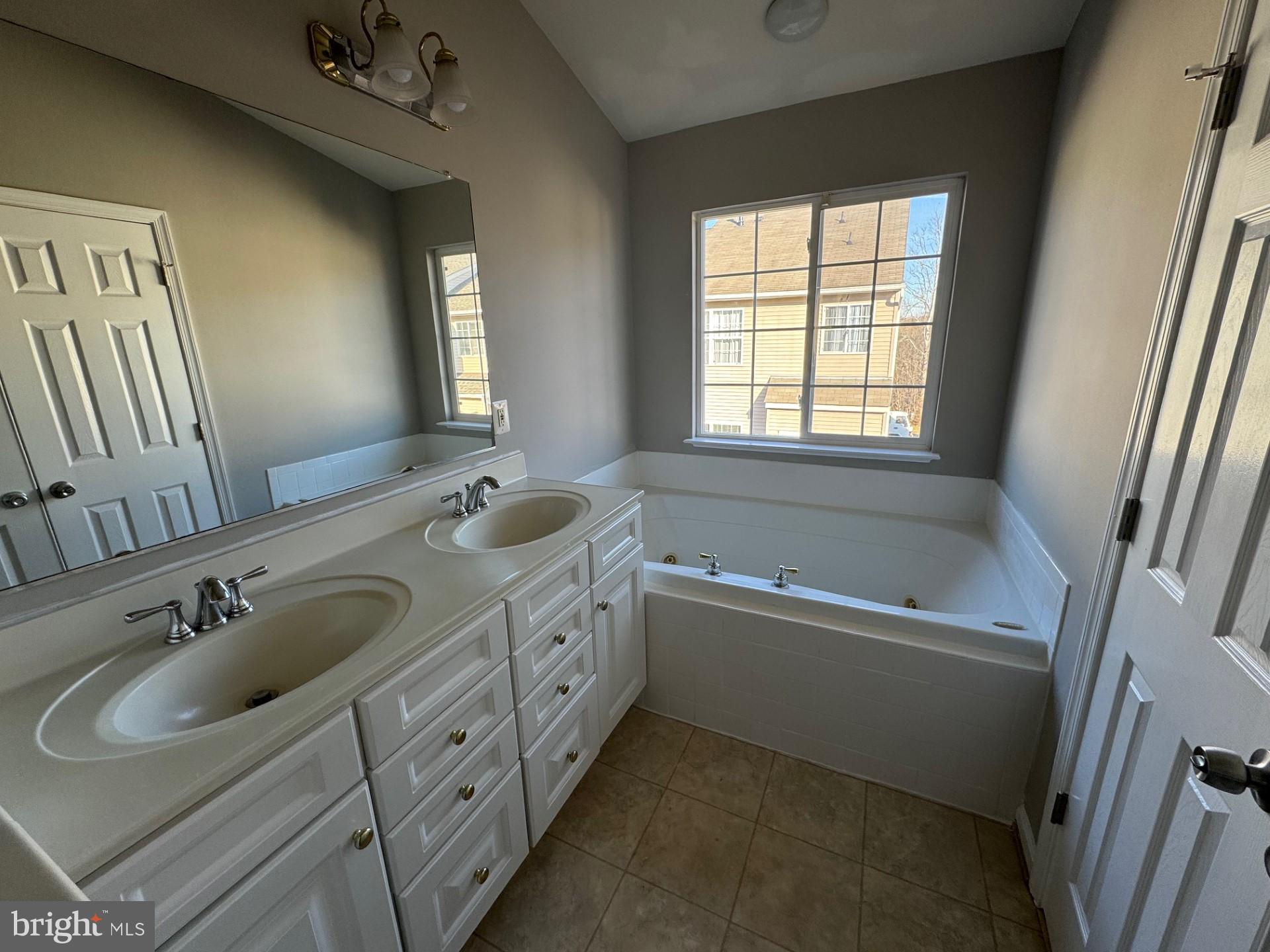 14190 Hunters Run Way Gainesville, VA 20155 - Photo 15 of 34