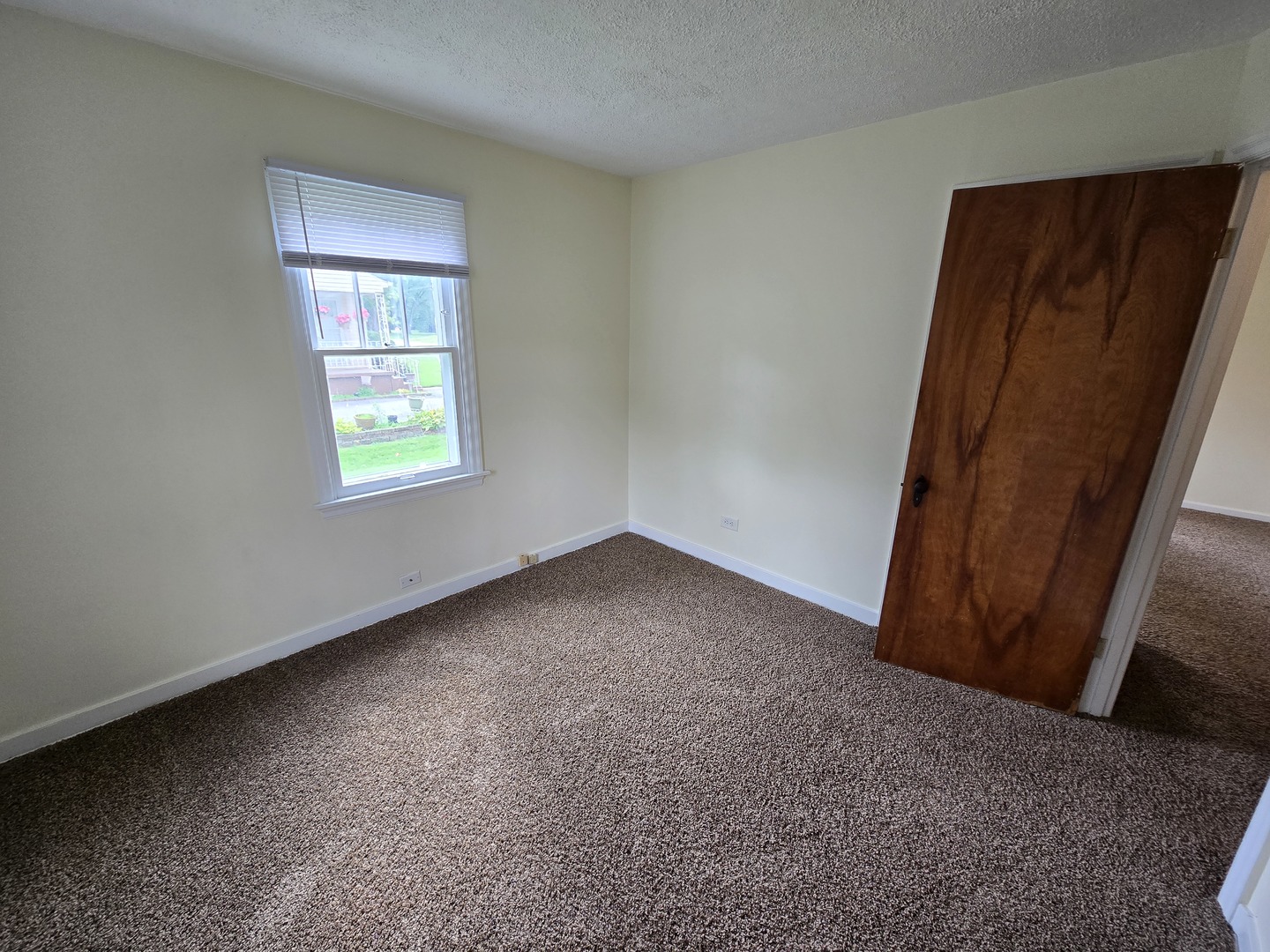 3620 Arthur Terrace Markham, IL 60428 - Photo 19 of 31 an empty room with windows