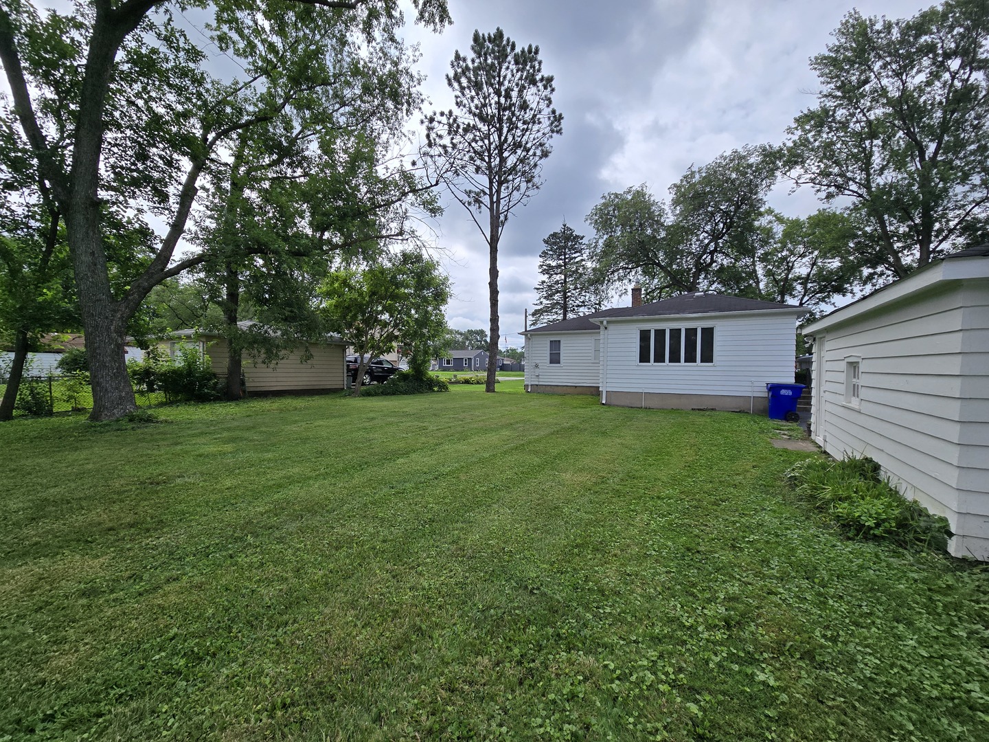 3620 Arthur Terrace Markham, IL 60428 - Photo 28 of 31 a view of house with backyard