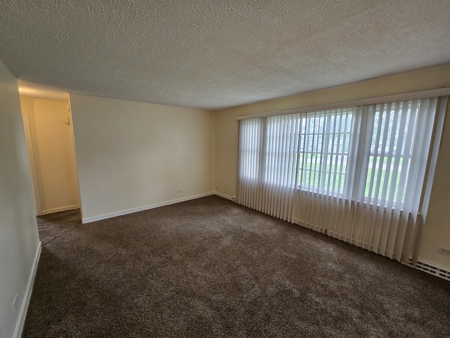 3620 Arthur Terrace Markham, IL 60428 - Photo 4 of 31 a view of an empty room with a window