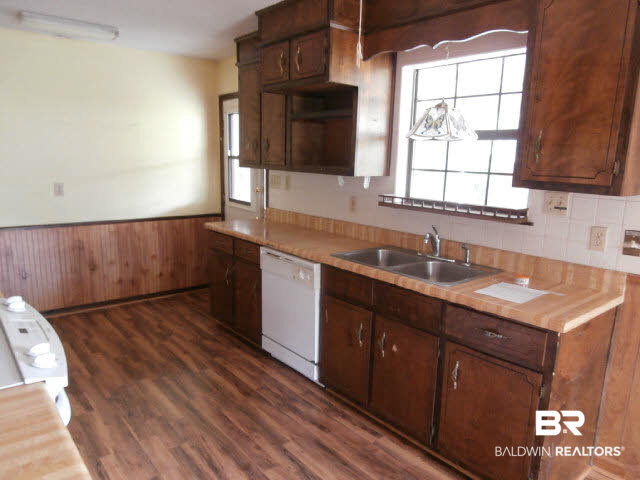 2559 Santa Rosa Drive Lillian, AL 36549 - Photo 8 of 15 Kitchen