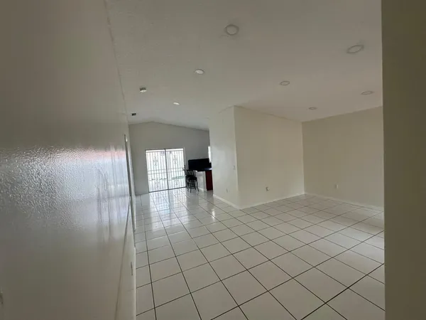 $3,300 | 9316 Northwest 121st Street, Unit 51, Hialeah Gardens, FL 33018
