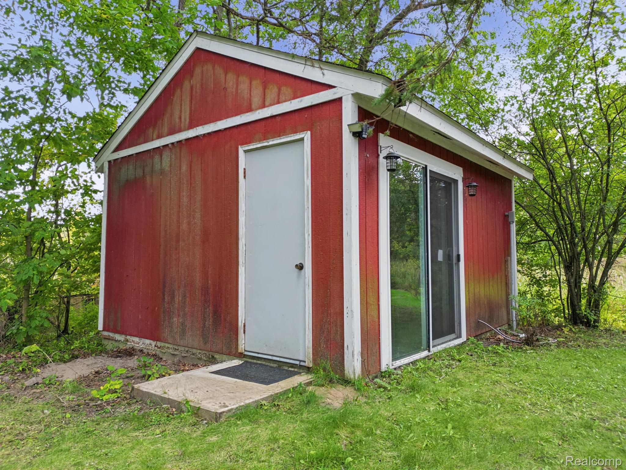 11897 Shaffer Road Davisburg, MI 48350 - Photo 43 of 55 Bunkhouse