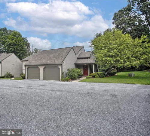 $265,000 | 563 Roslaire Drive, Hummelstown, PA 17036