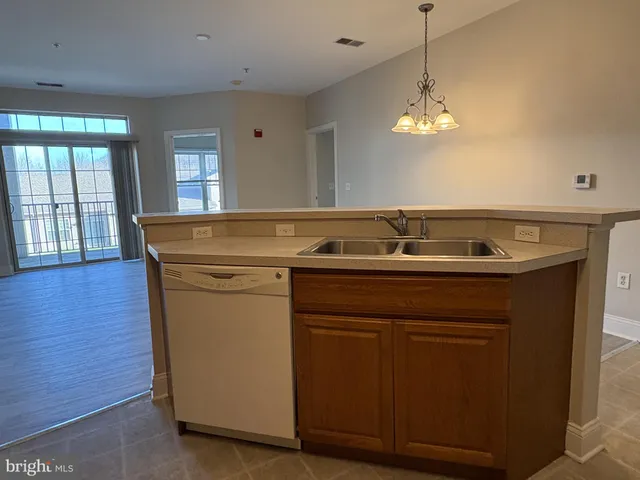 $1,675 | 1000 Fountainview Circle, Unit 213, Newark, DE 19713