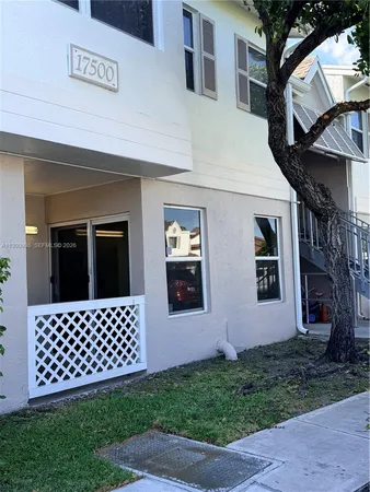 $1,850 | Country Club of Miami, Hialeah, FL 33015