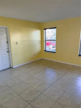 $1,850 | Country Club of Miami, Hialeah, FL 33015