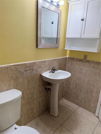 $1,850 | Country Club of Miami, Hialeah, FL 33015