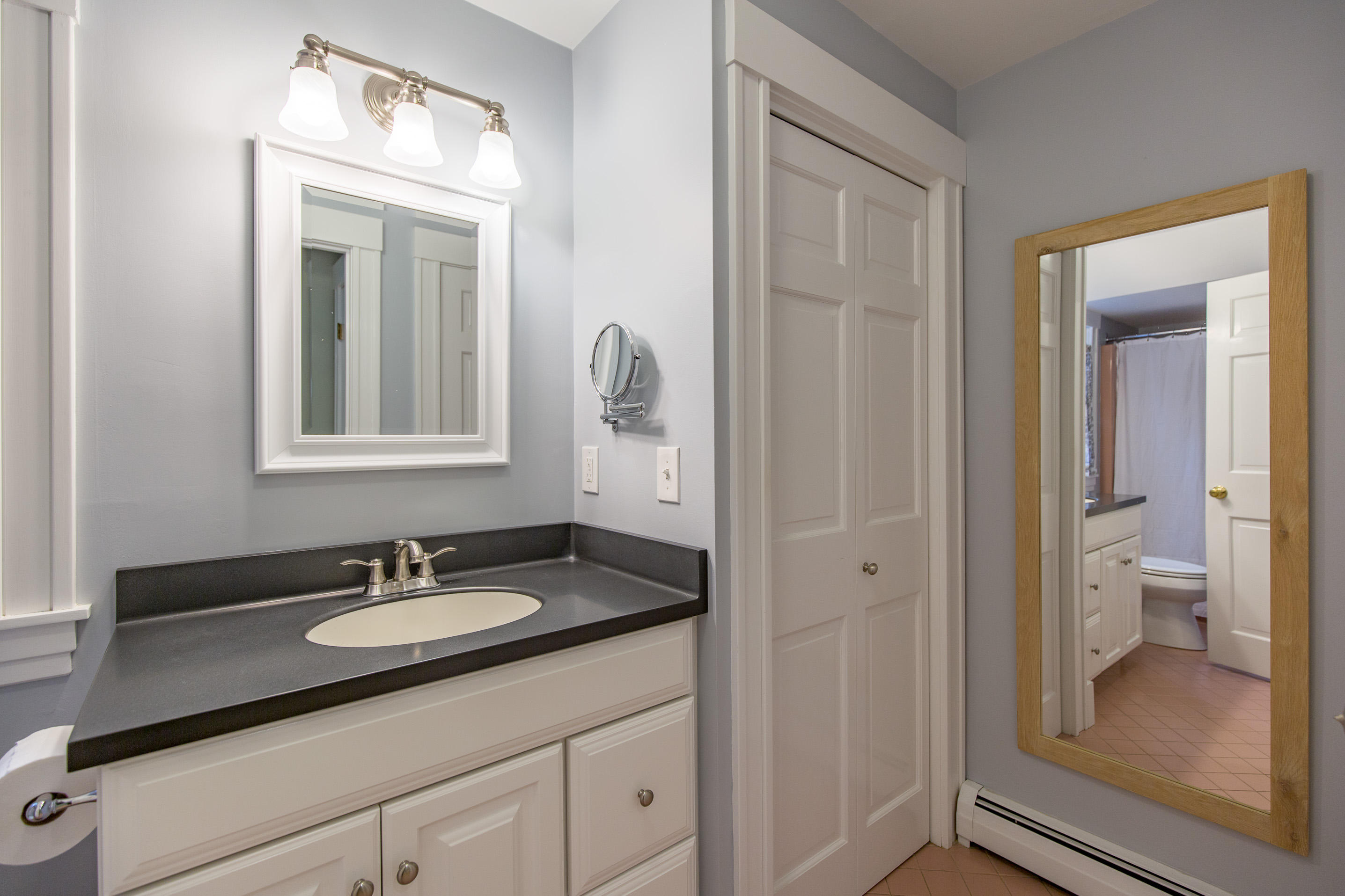 205 Spring Street, Unit 4 Portland, ME 04102 - Photo 10 of 36 205 Spring St