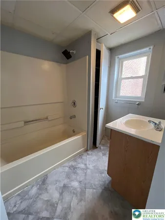 $1,175 | 1517 West Turner Street, Unit 1, Allentown, PA 18102