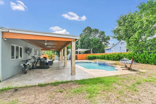 a view of a entertaining space