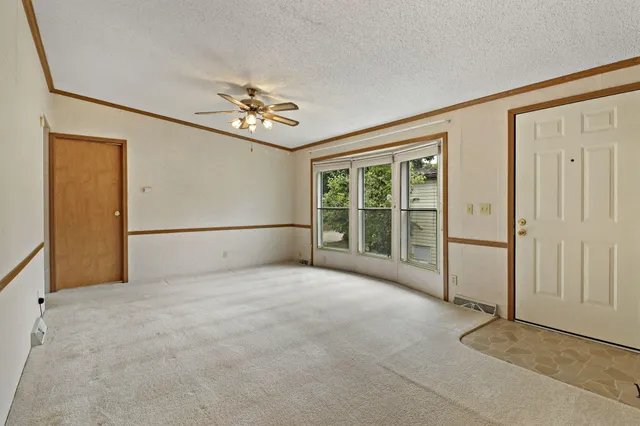 $132,000 | 424 Oak Lodge Road, Waterford, WI 53185