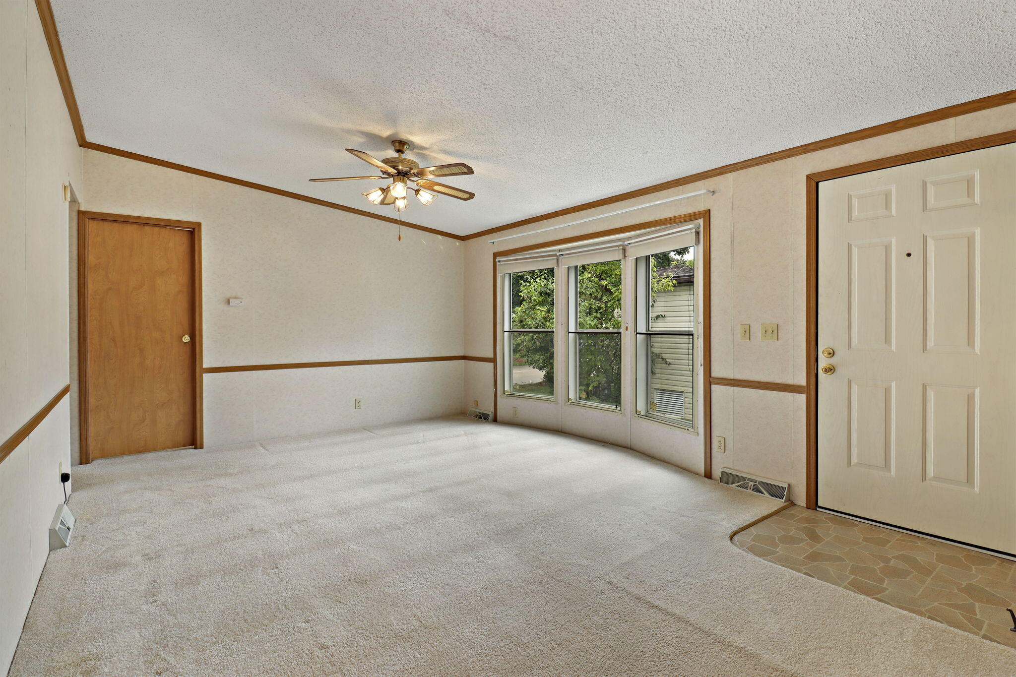 424 Oak Lodge Road Waterford, WI 53185 - Photo 2 of 27 2-web-or-mls-424 Oak Lodge Rd, Waterford