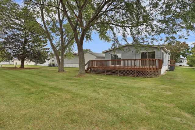 $132,000 | 424 Oak Lodge Road, Waterford, WI 53185