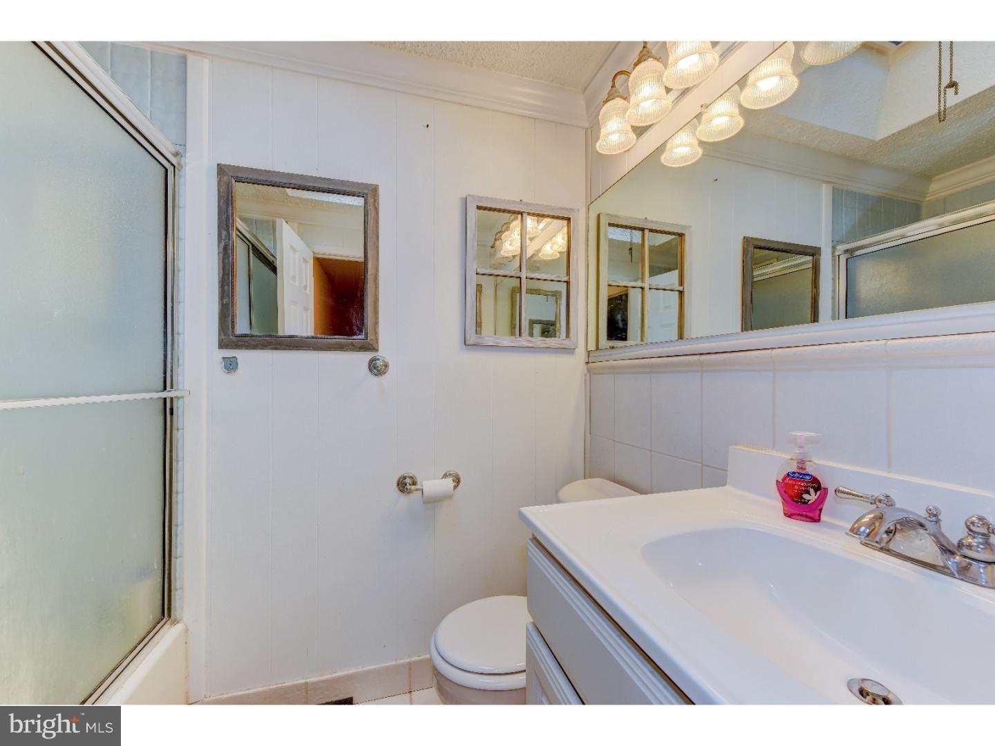12829 Cabell Road Philadelphia, PA 19154 - Photo 16 of 25