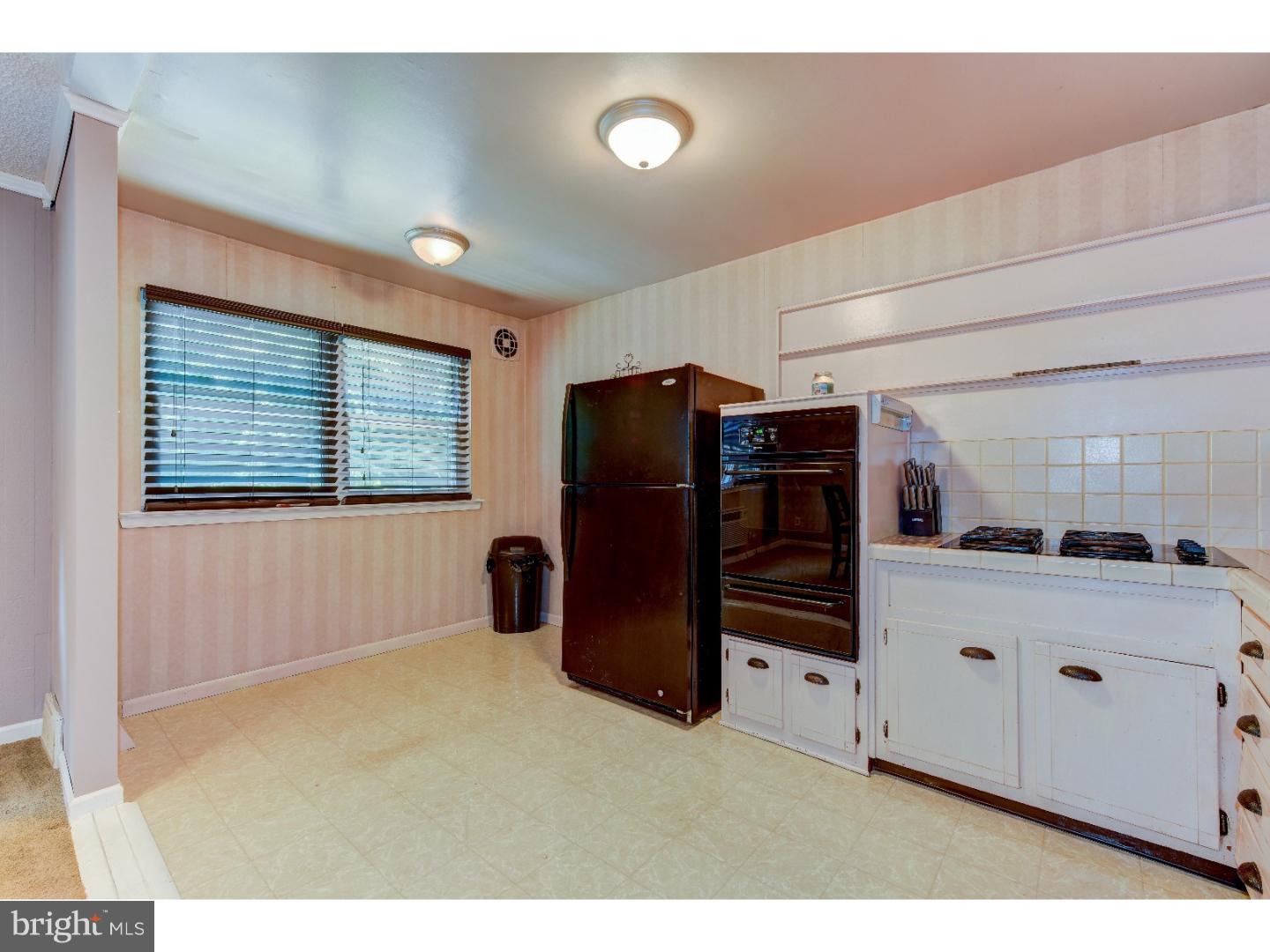 12829 Cabell Road Philadelphia, PA 19154 - Photo 9 of 25