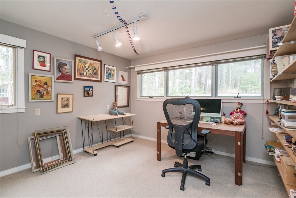 43 Morgan Circle Amherst, MA 01002 - Photo 26 of 42