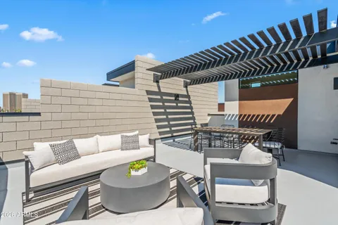 $764,900 | 377 East Windsor Avenue, Unit 13, Phoenix, AZ 85004