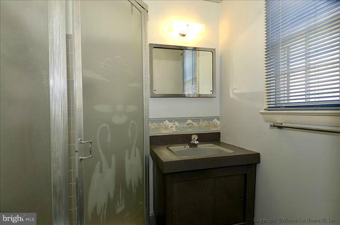 1113 Chiswell Lane Silver Spring, MD 20901 - Photo 14 of 24 Bath