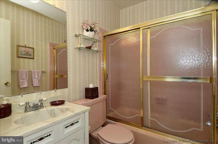 1113 Chiswell Lane Silver Spring, MD 20901 - Photo 19 of 24 Bath
