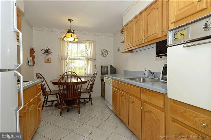 1113 Chiswell Lane Silver Spring, MD 20901 - Photo 3 of 24 Kitchen