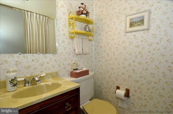 1113 Chiswell Lane Silver Spring, MD 20901 - Photo 22 of 24 Bath