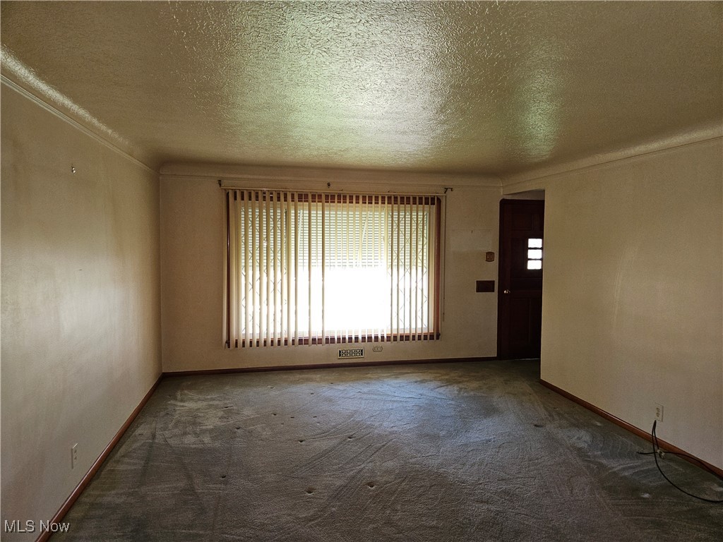 9127 Biddulph Road Brooklyn, OH 44144 - Photo 9 of 33