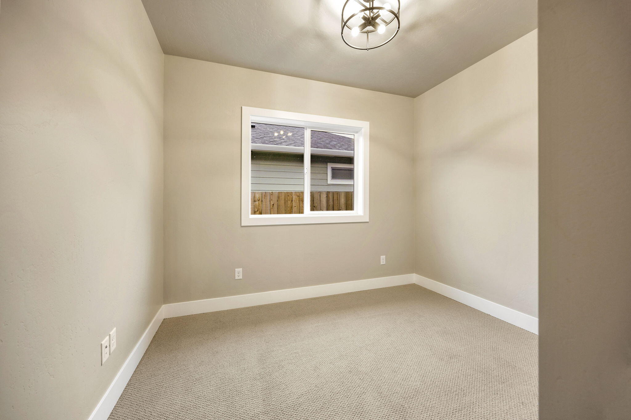 332 Randy Street Ashland, OR 97520 - Photo 29 of 41 Bedroom 2