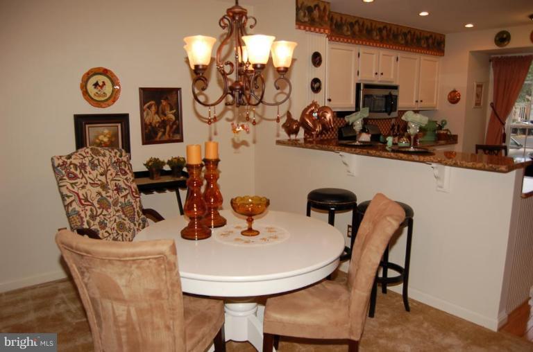 6375 English Ivy Way Springfield, VA 22152 - Photo 6 of 17 Dining Area