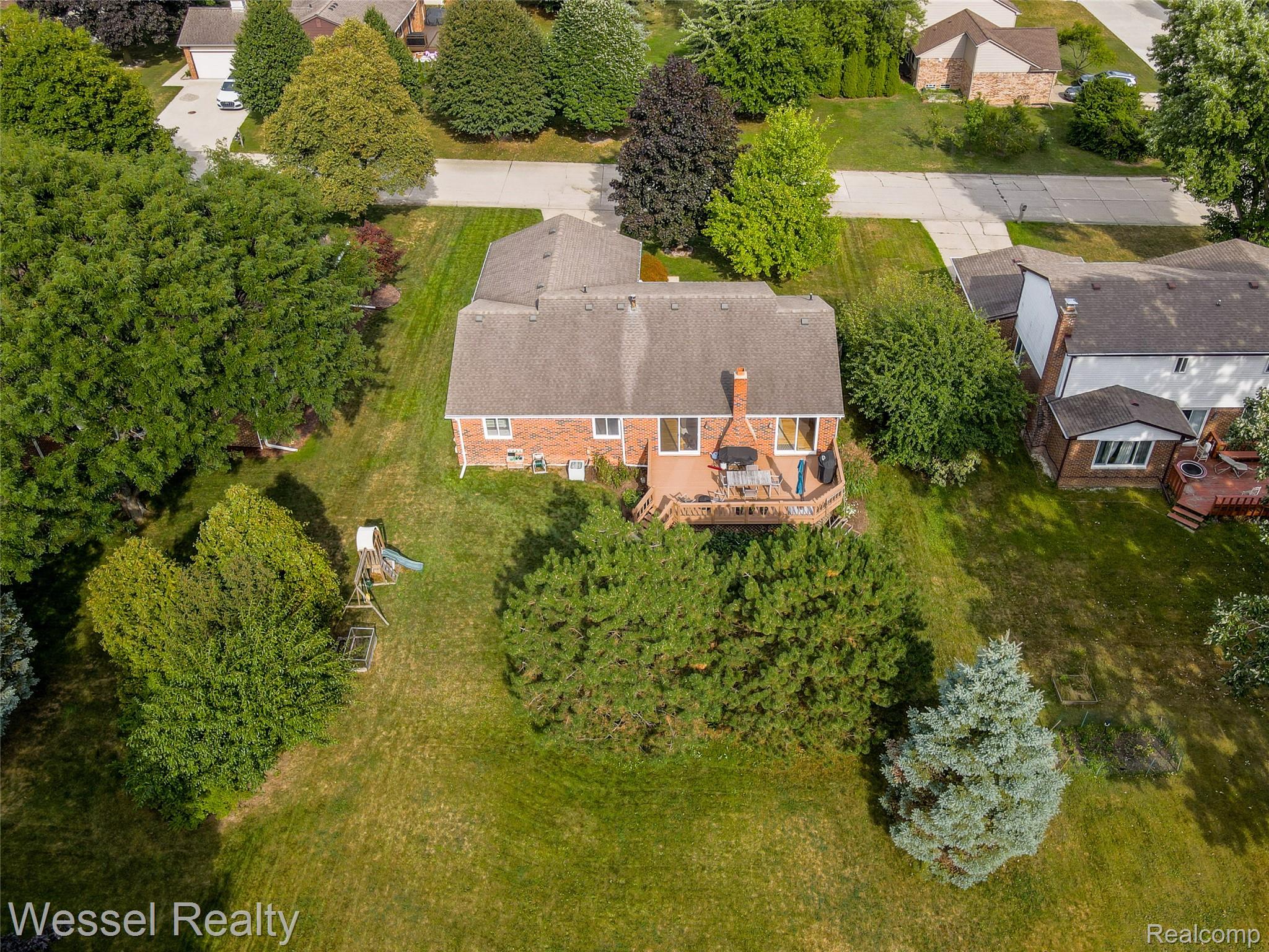 2096 Winchester Road Rochester, MI 48307 - Photo 38 of 41 winchester-038.jpg