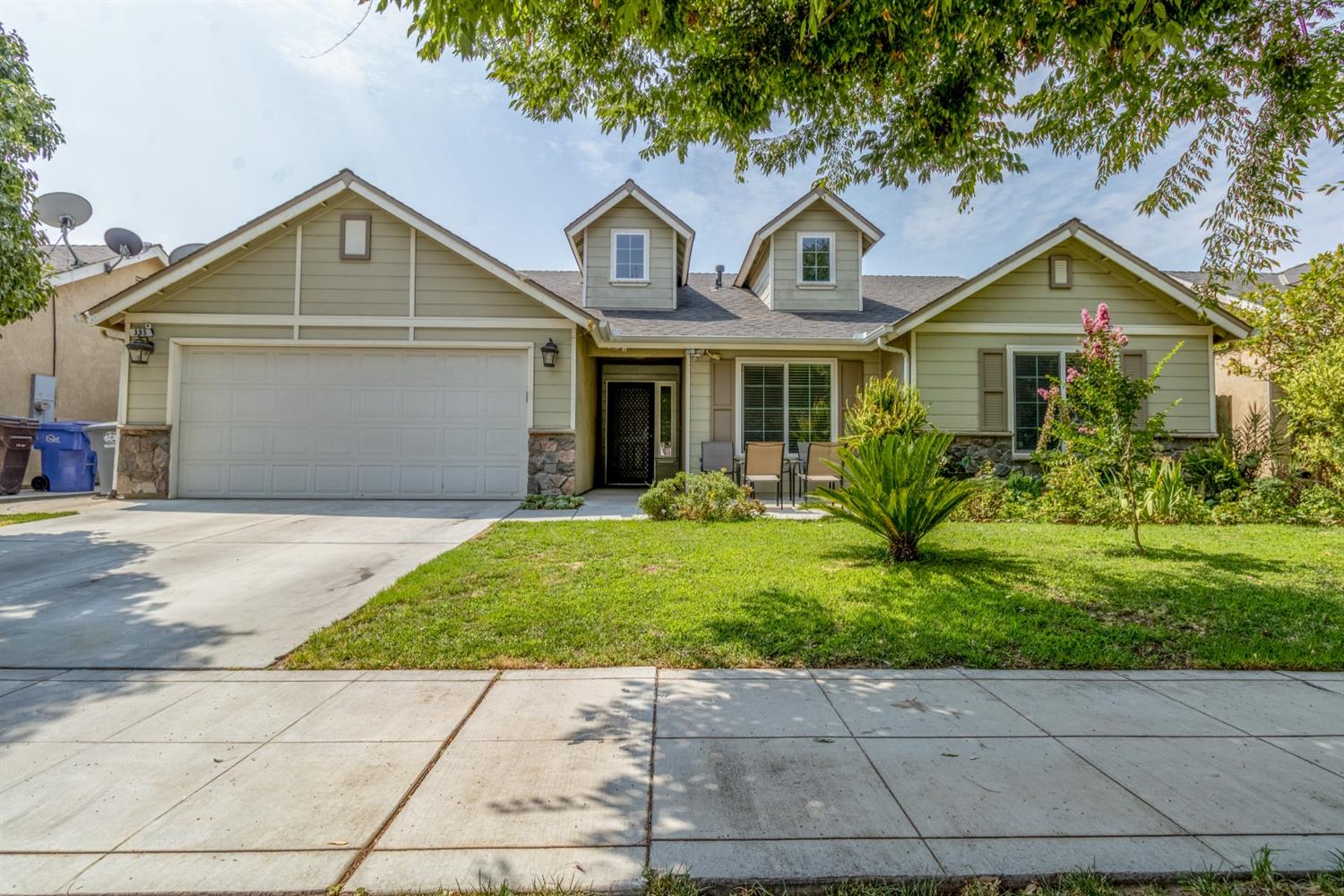 395 East Huntsman Avenue Reedley, CA 93654 - Photo 1 of 46 Gallery Image 1